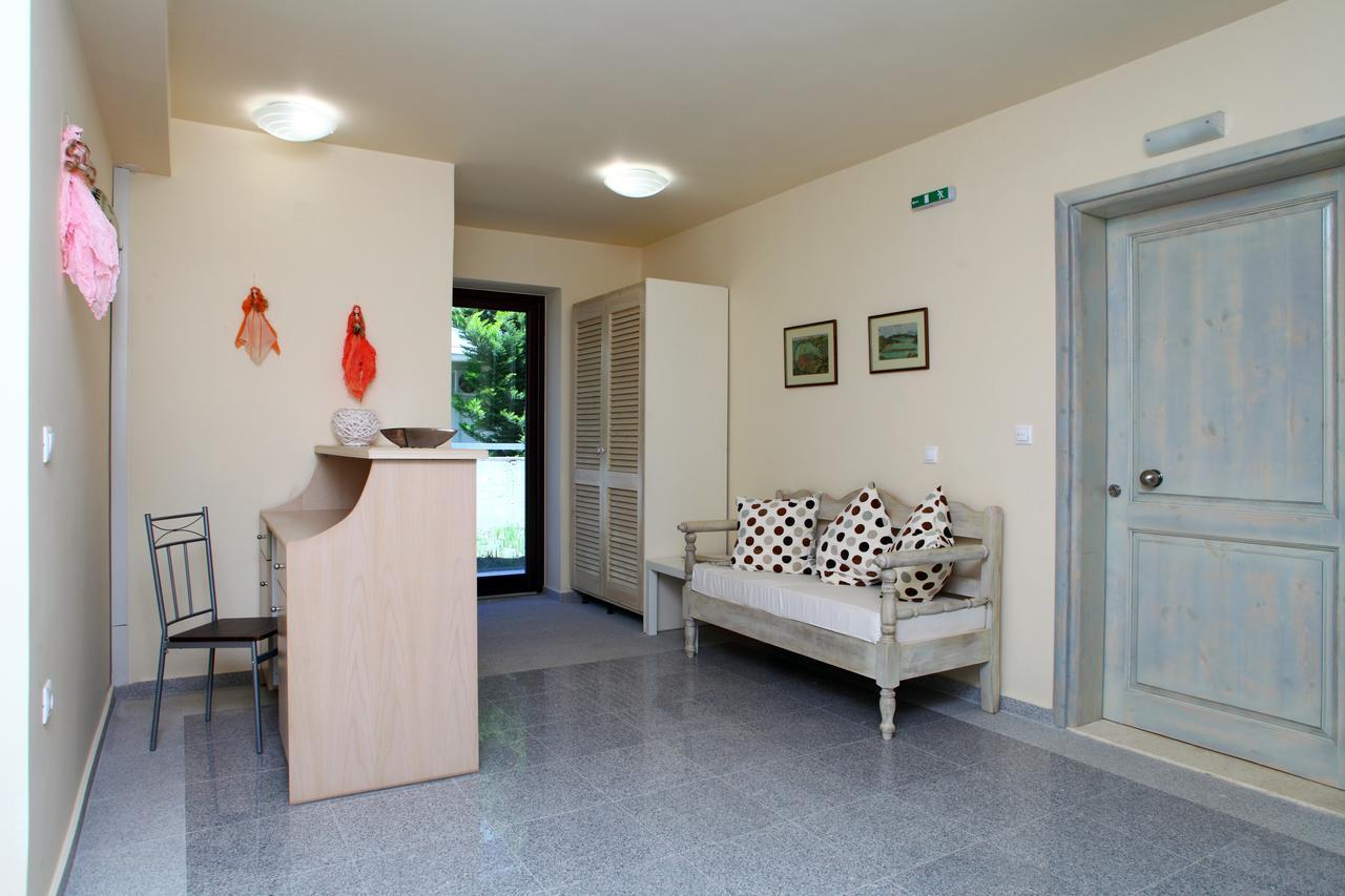 Niriides Aparthotel Lefkáda Buitenkant foto